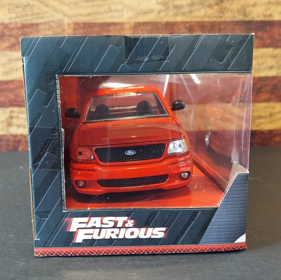 FORD F-150 SVT LIGHTNING - Picture 2 of 6